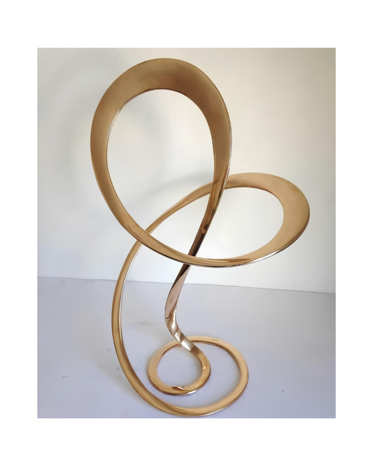 Escultura em Bronze Fundido — escultura em bronze, 64 × 35 × 35 cm, de Moysés Mellim